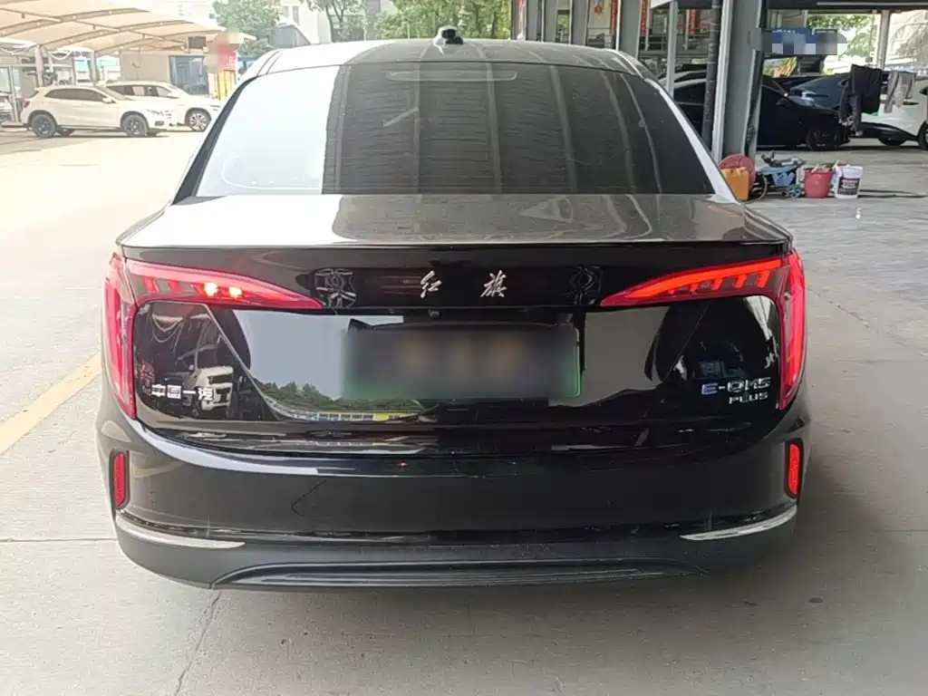 Hongqi Hongqi E-QM5 — миниатюра 6