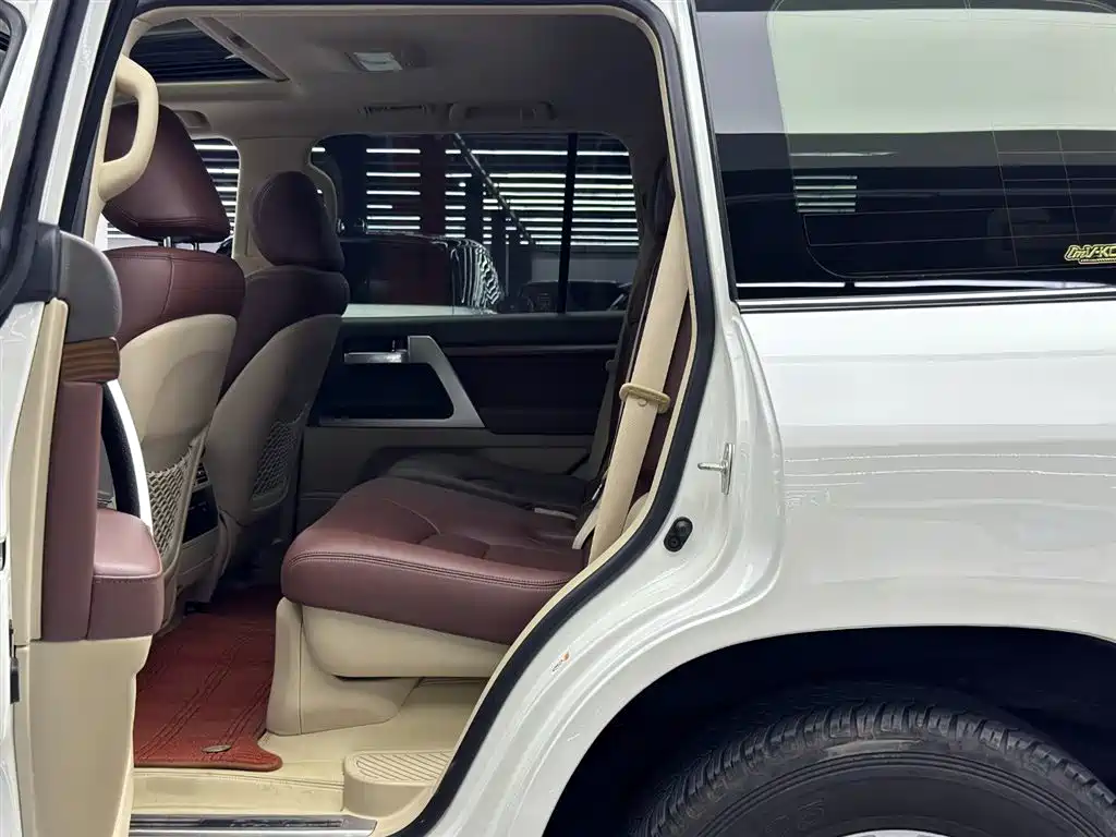 Toyota Land Cruiser 2018 5.7L