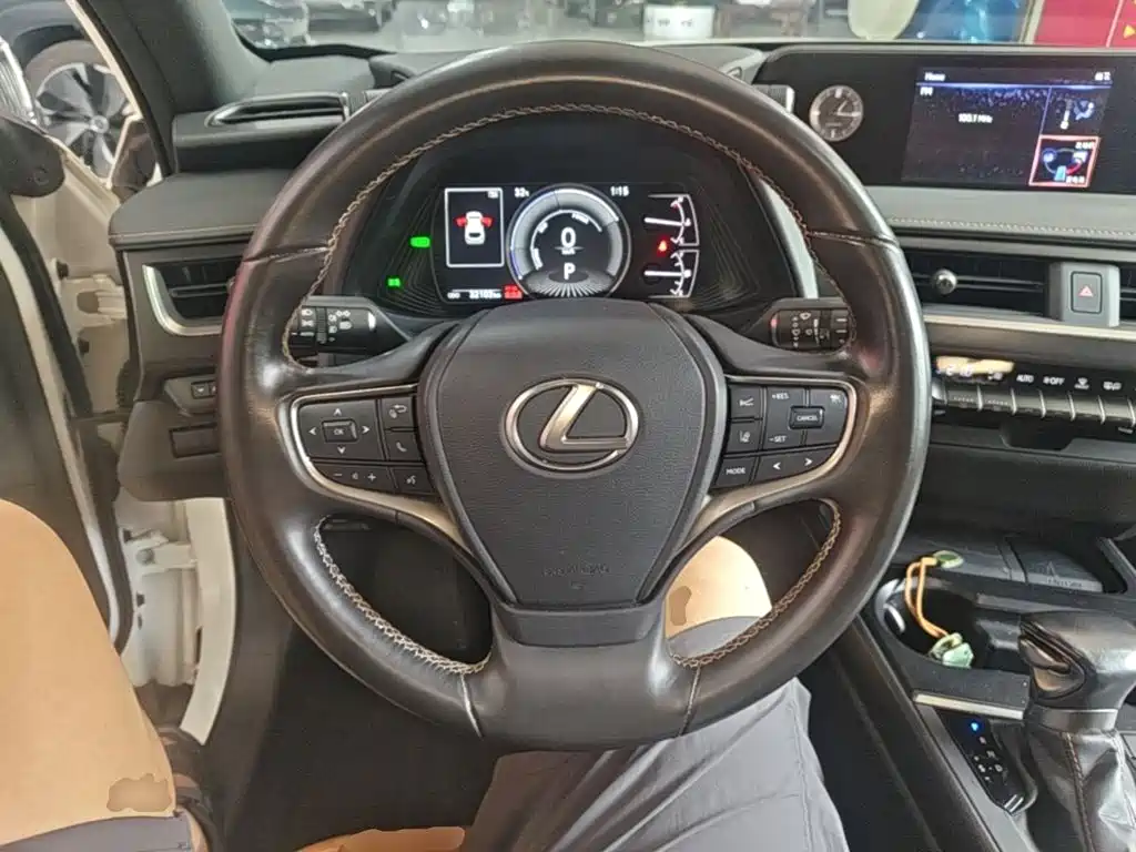 Lexus UX — миниатюра 11