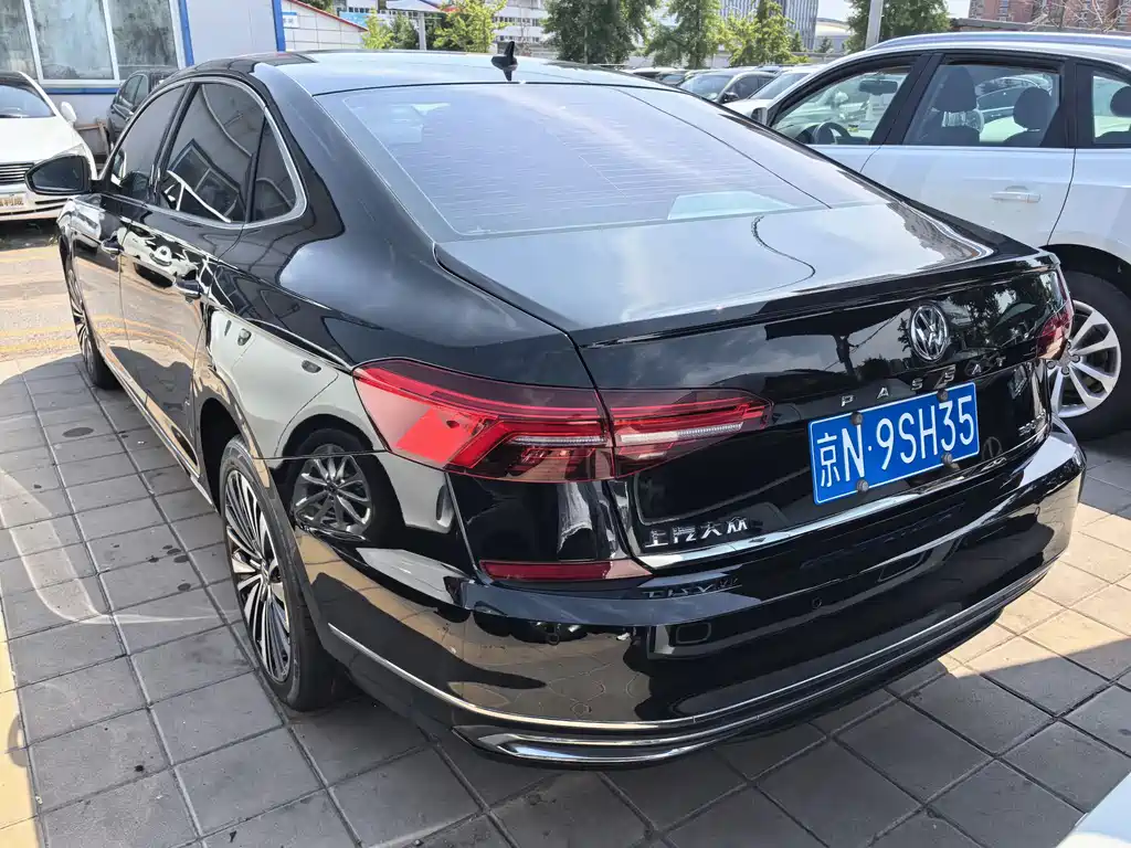 Volkswagen Passat 2019 380TSI Luxury VI