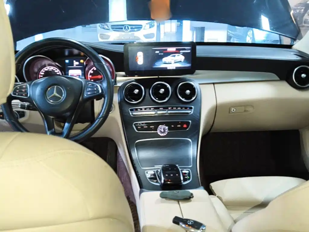 Mercedes-Benz C-Class — миниатюра 10