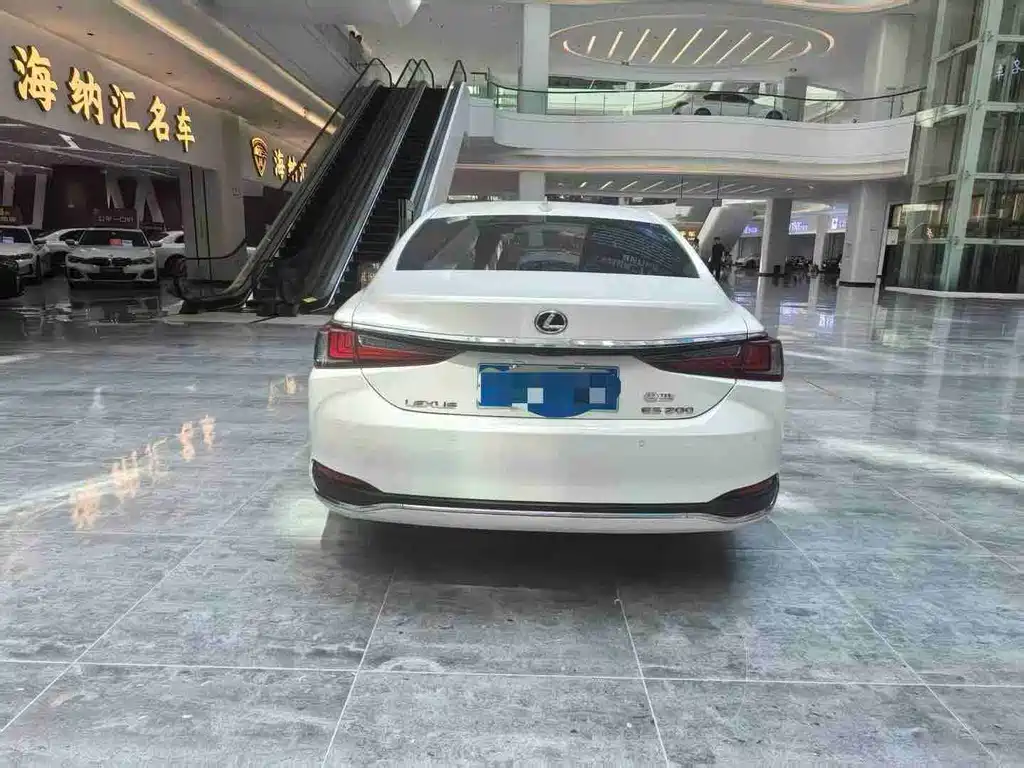 Lexus ES — миниатюра 5