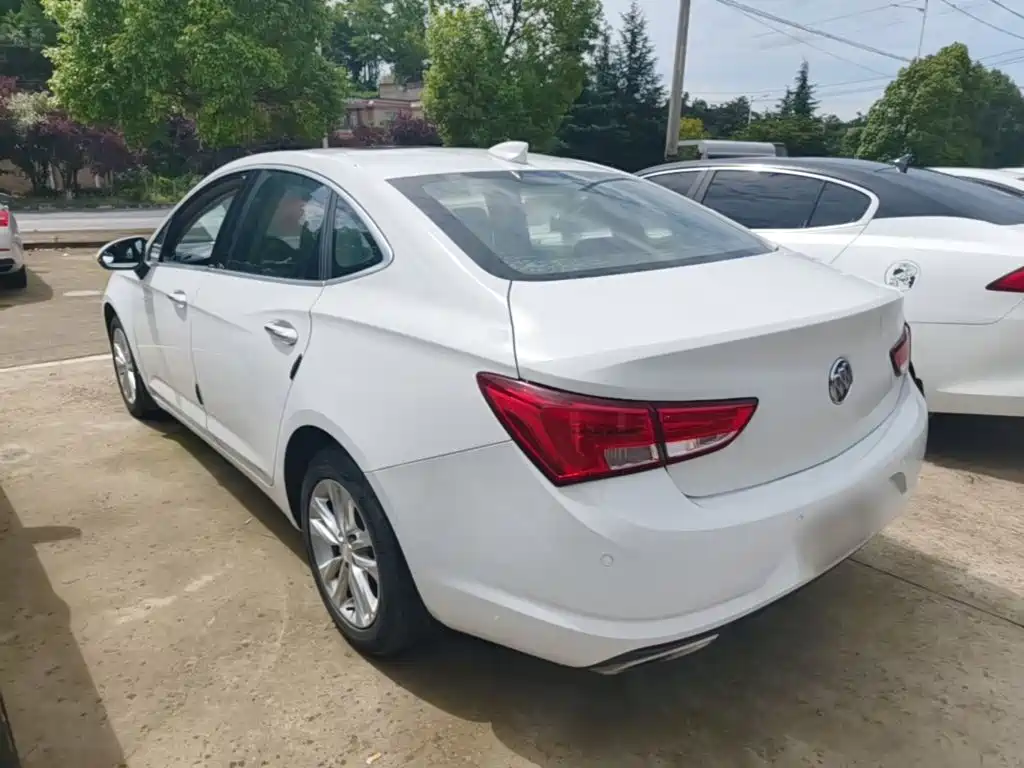 Buick Verano — миниатюра 5