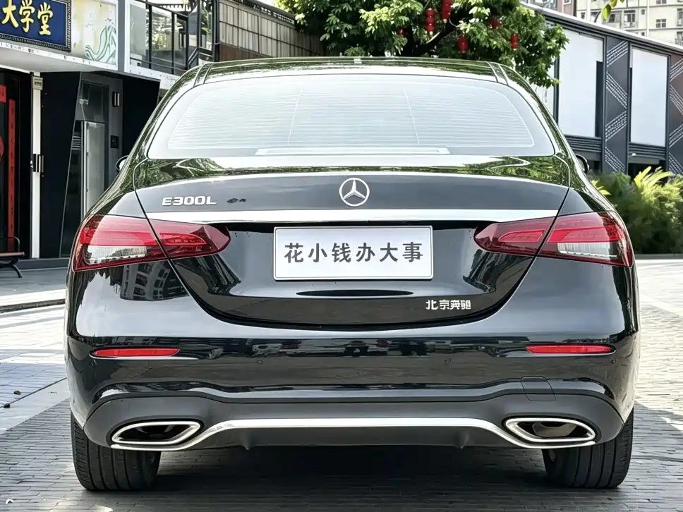 Mercedes-Benz E-Class — миниатюра 8