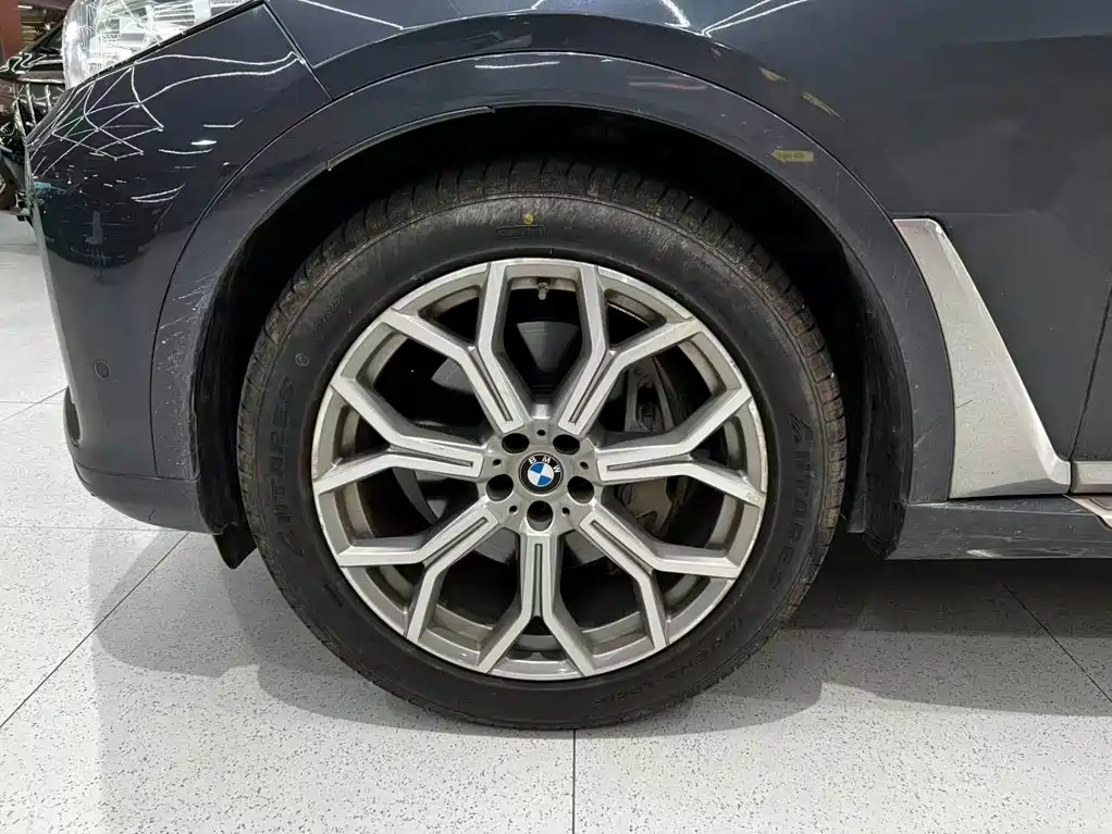BMW X7 — миниатюра 5