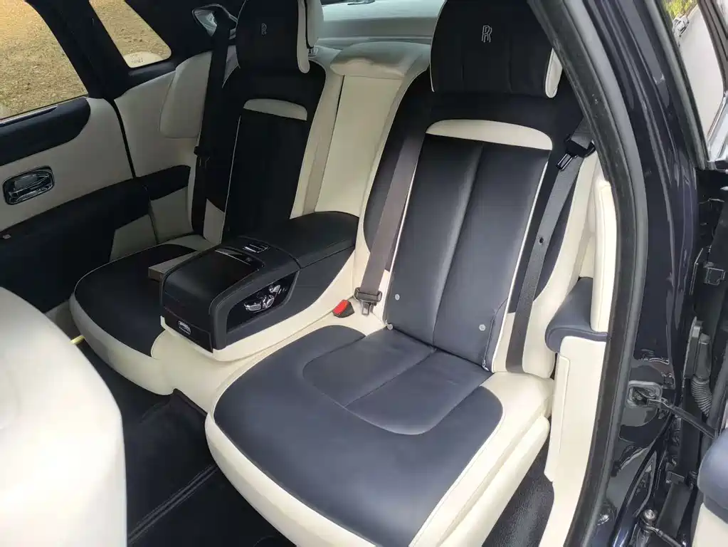 Rolls-Royce Ghost — миниатюра 9