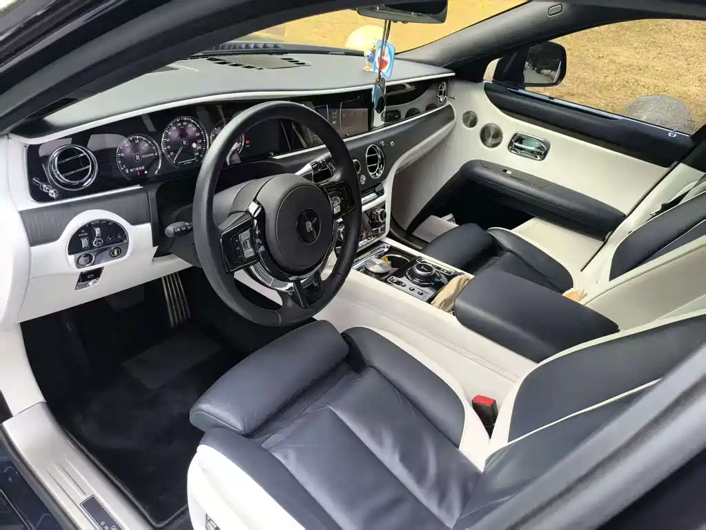 Rolls-Royce Ghost — миниатюра 10