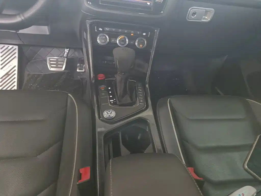 Volkswagen Tiguan L — миниатюра 14