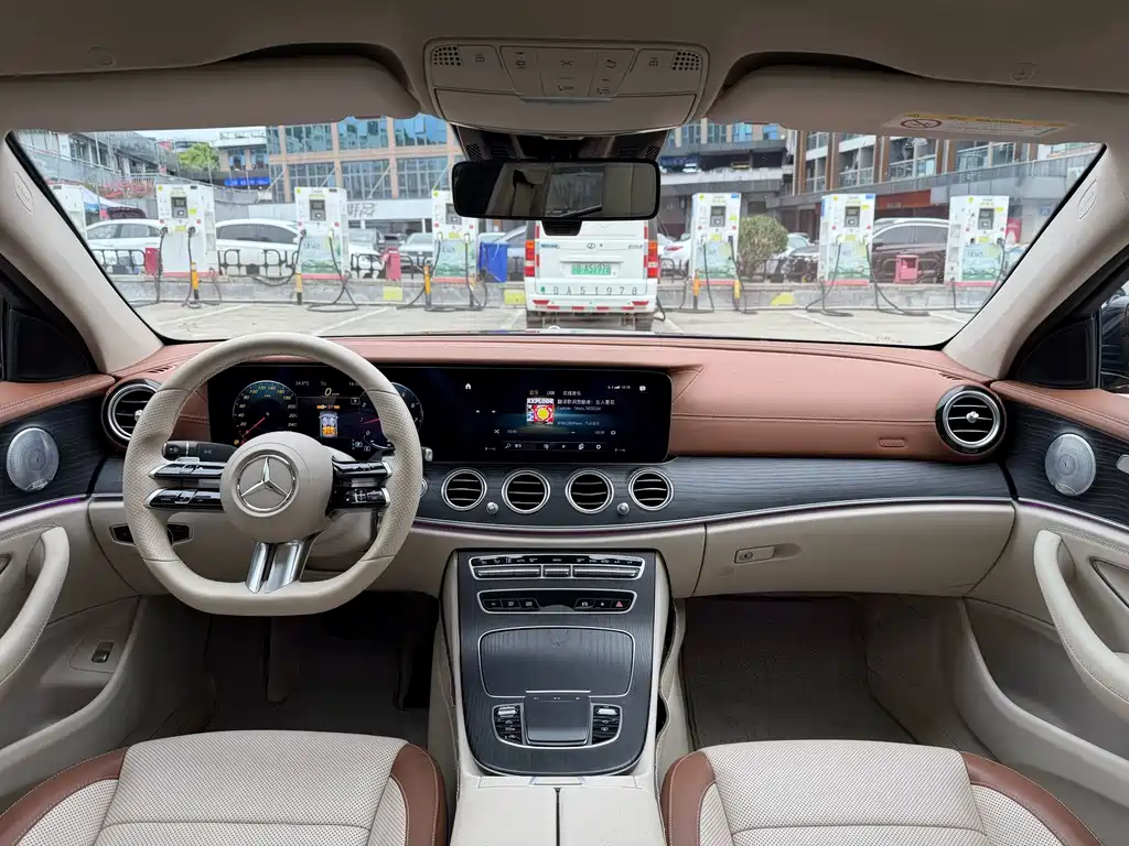Mercedes-Benz E-Class — миниатюра 6