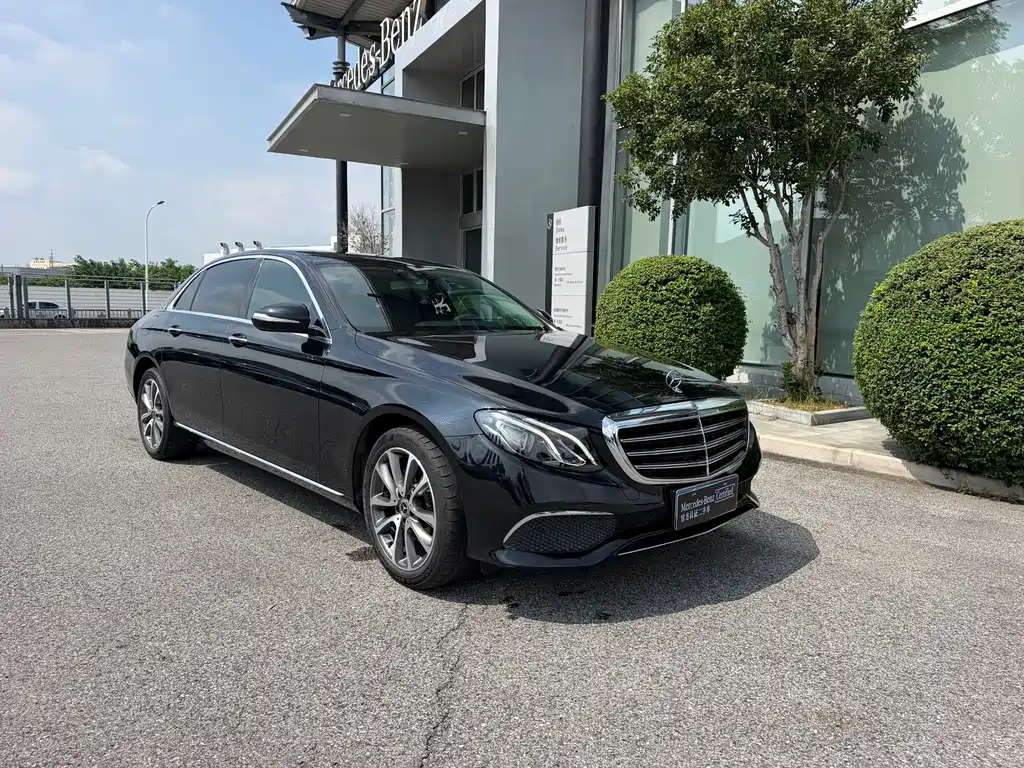 Mercedes-Benz E-Class — миниатюра 3