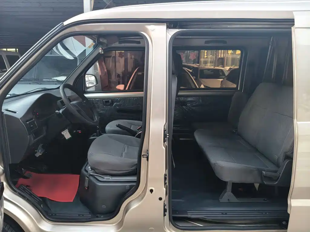Wuling Rongguang — миниатюра 8