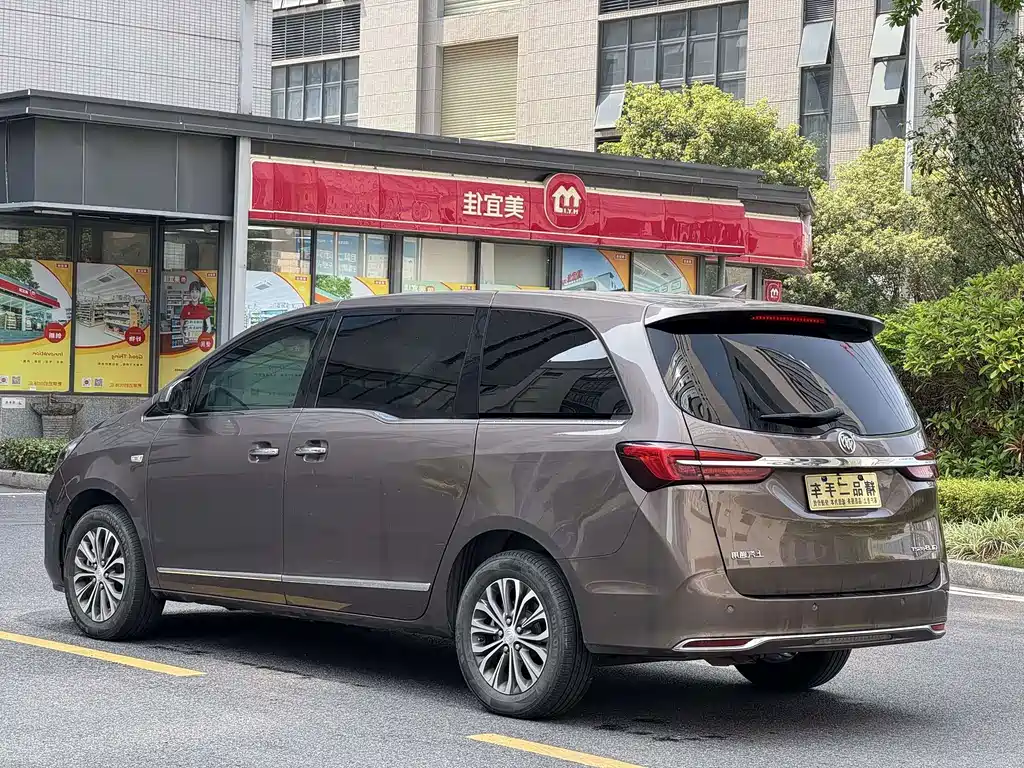 Buick GL8 — миниатюра 3