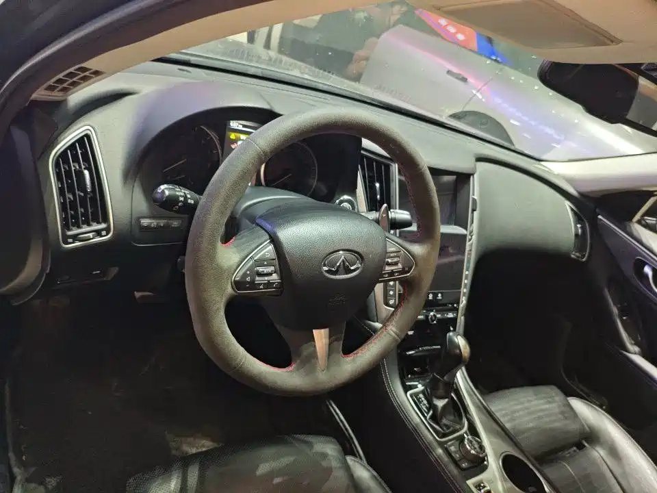 Infiniti Q50 2014 3.7L Luxury Sport