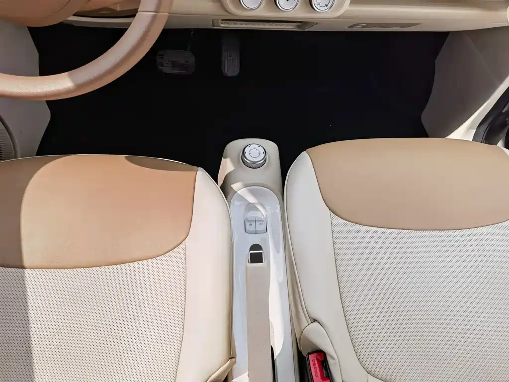 Wuling MINIEV — миниатюра 13