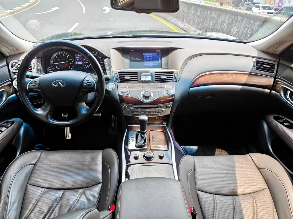 Infiniti Q70 — миниатюра 8