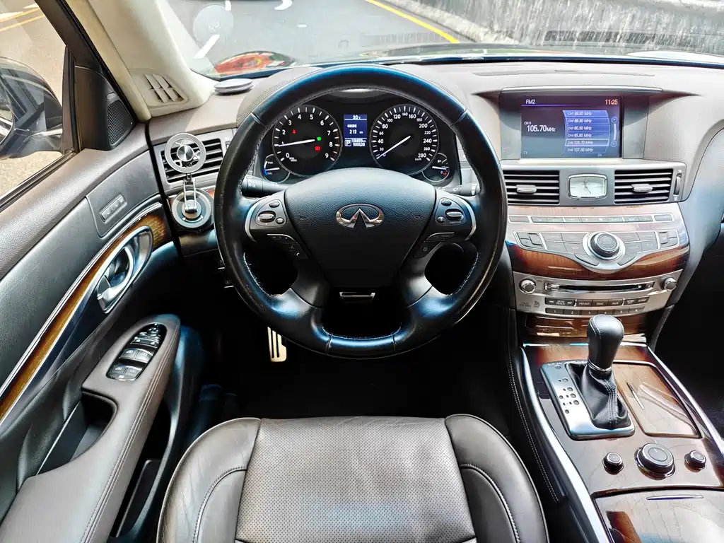 Infiniti Q70 — миниатюра 10