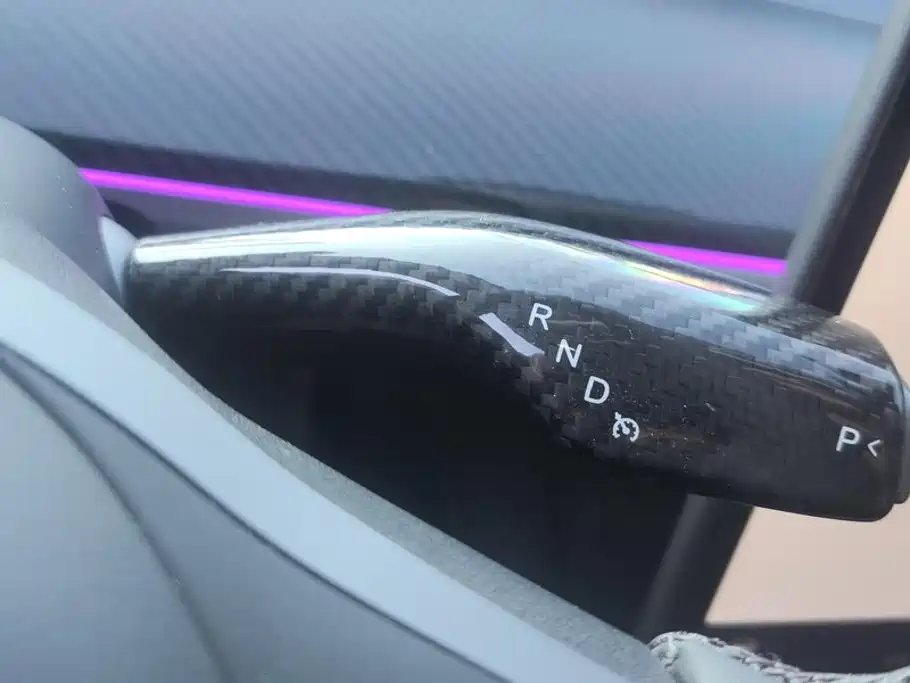 Tesla Model Y — миниатюра 16