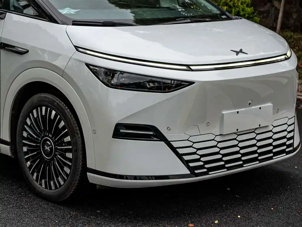 XPeng X9 — миниатюра 5