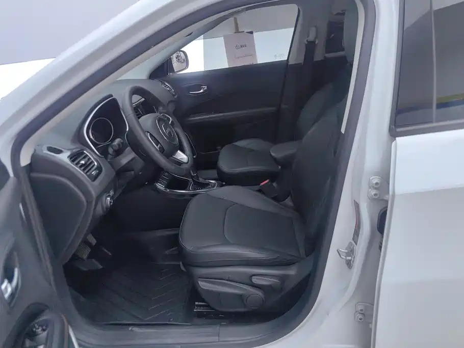 Jeep Compass — миниатюра 9