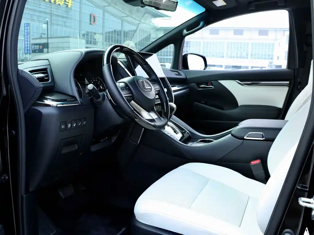 Lexus LM 2020 300h мест