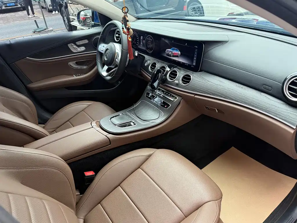 Mercedes-Benz E-Class — миниатюра 15
