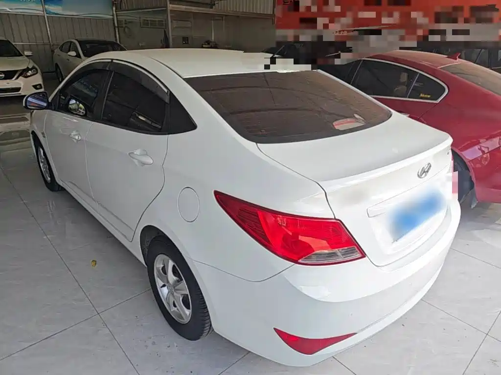 Hyundai Verna — миниатюра 5
