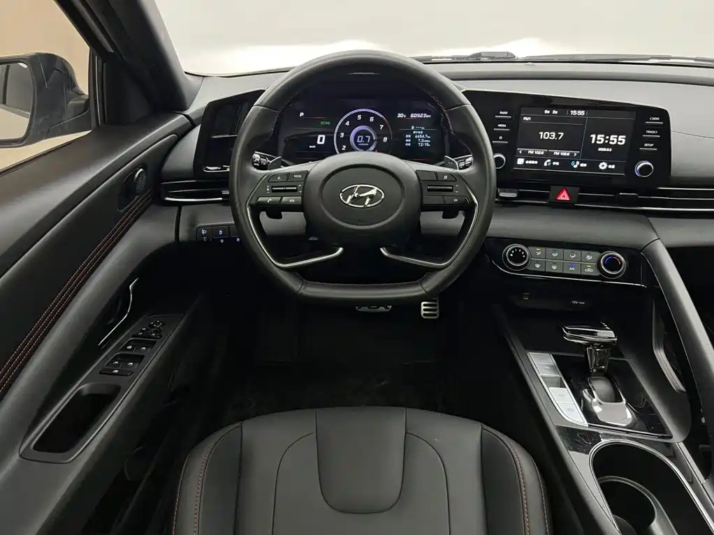 Hyundai Elantra — миниатюра 10