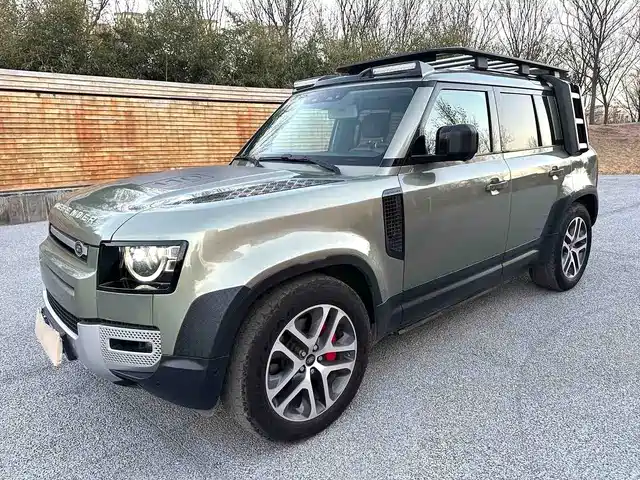 Land Rover Defender — фото 1