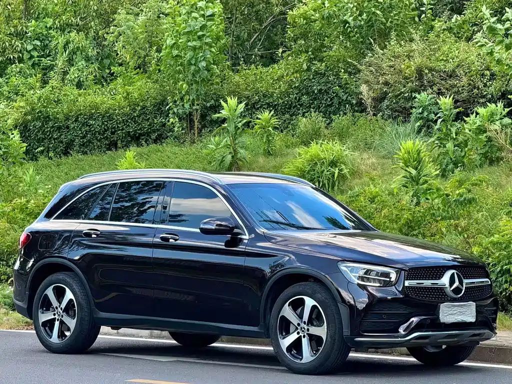MERCEDES-BENZ GLC
