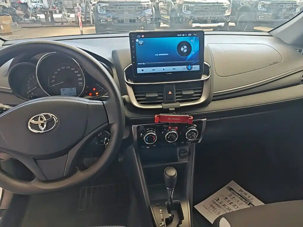 Toyota Yaris L — миниатюра 13