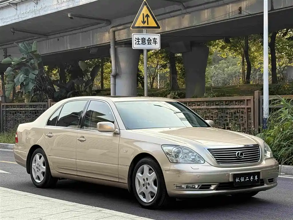 Lexus LS — миниатюра 10