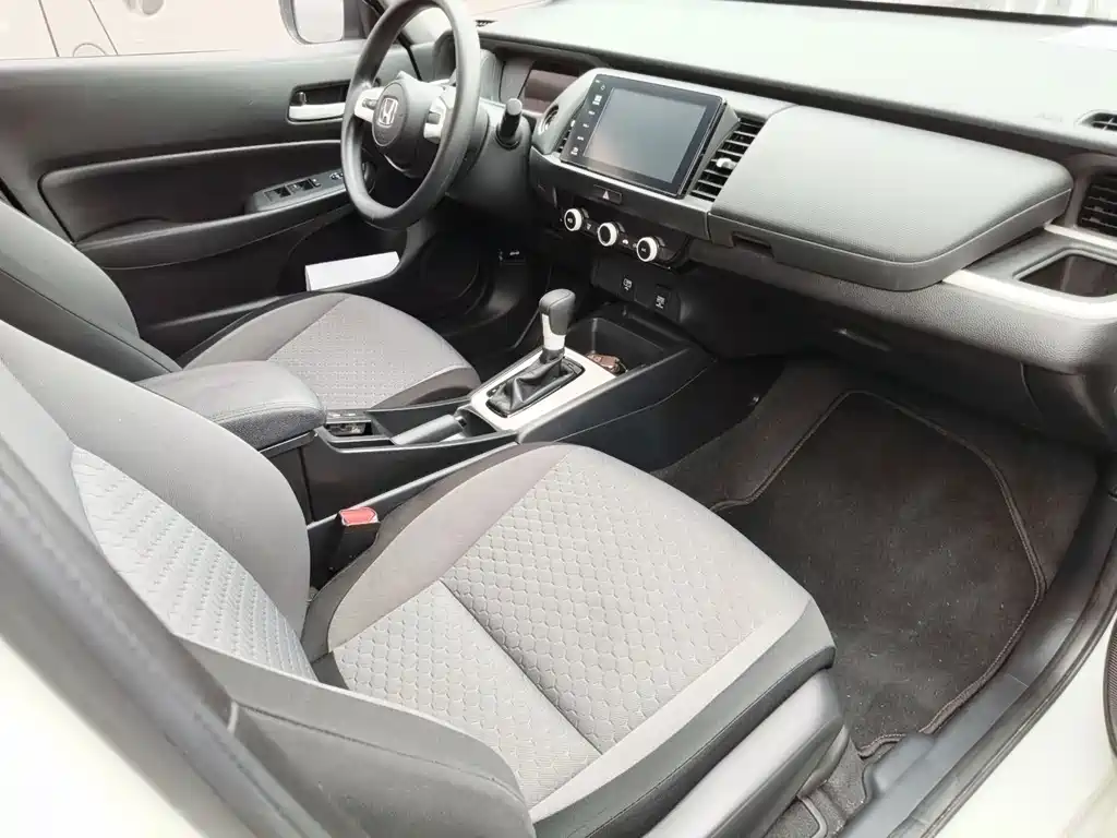 Honda Fit — миниатюра 6