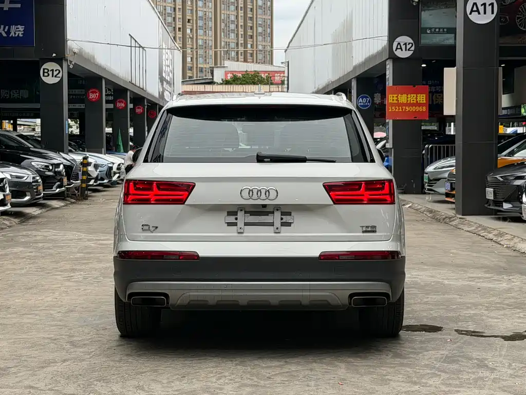 Audi Q7 — миниатюра 5