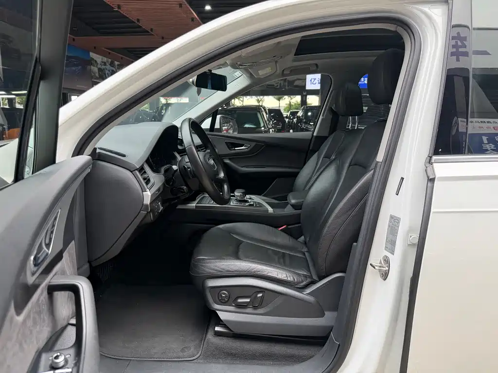 Audi Q7 — миниатюра 13