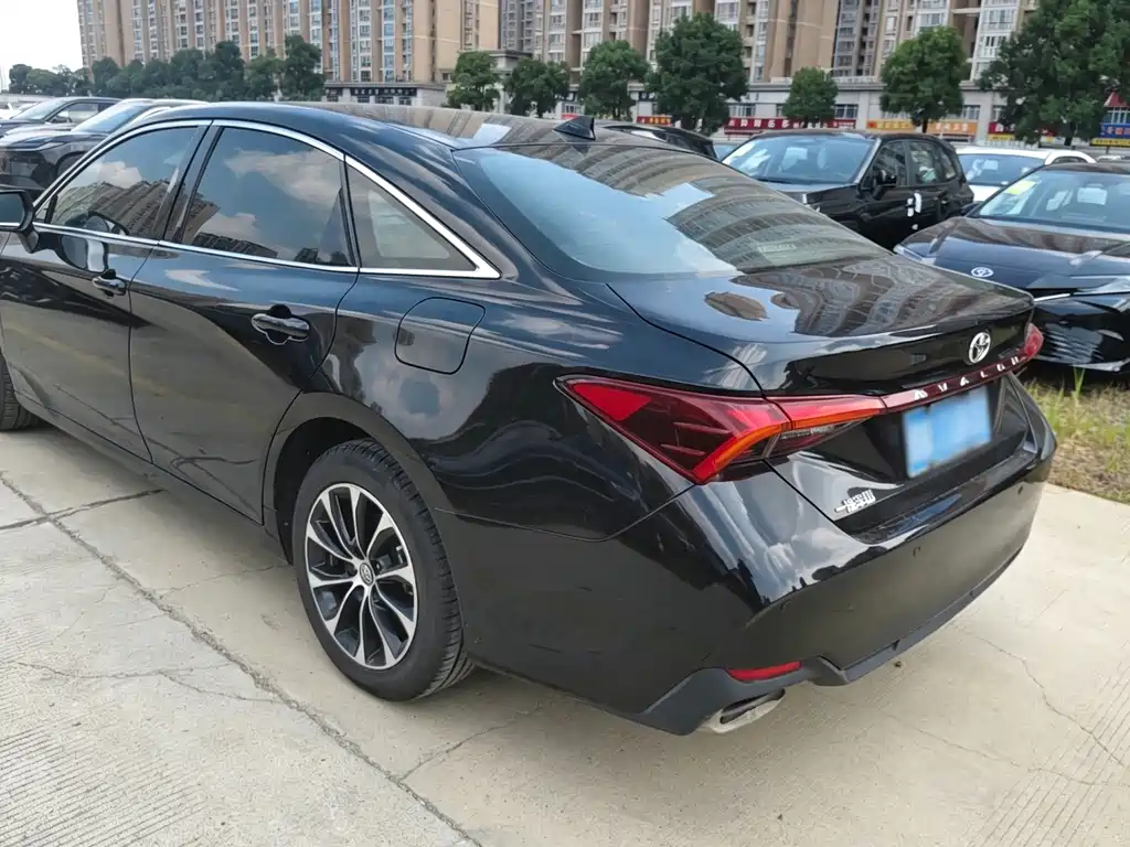 Toyota Avalon — миниатюра 8