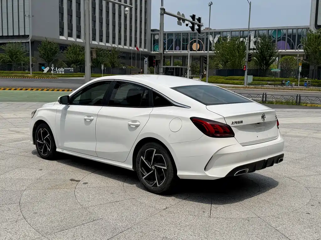 MG MG5 — миниатюра 15