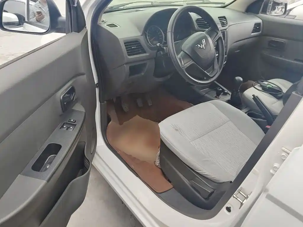 Wuling Hongguang — миниатюра 16