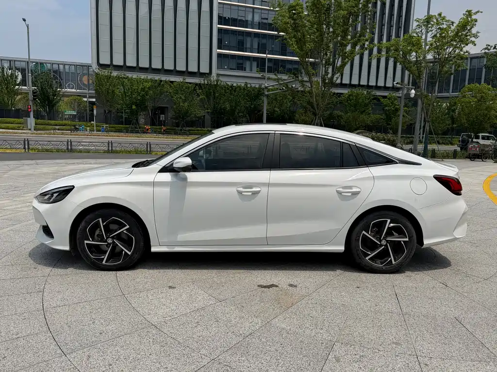 MG MG5 — миниатюра 16