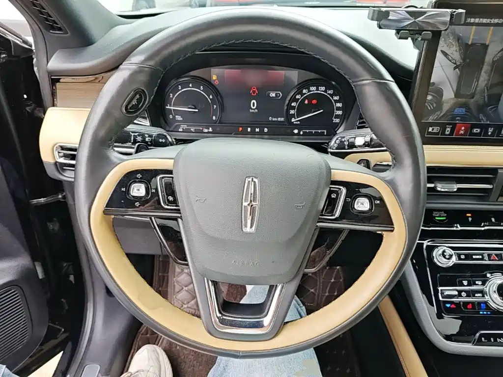 Lincoln Corsair — миниатюра 11