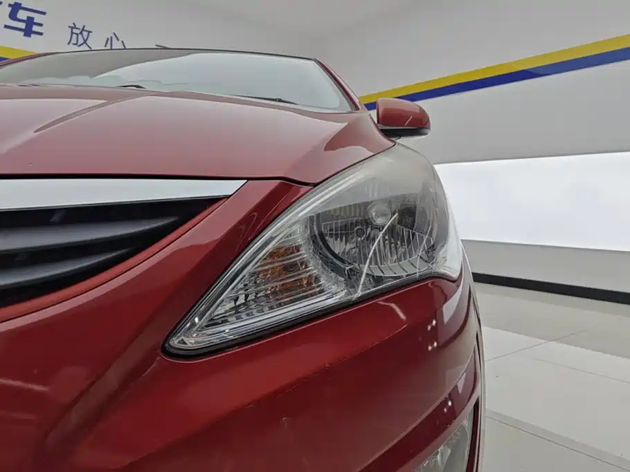Hyundai Verna — миниатюра 5