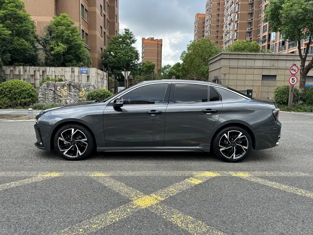 Lynk & Co 03 — миниатюра 10