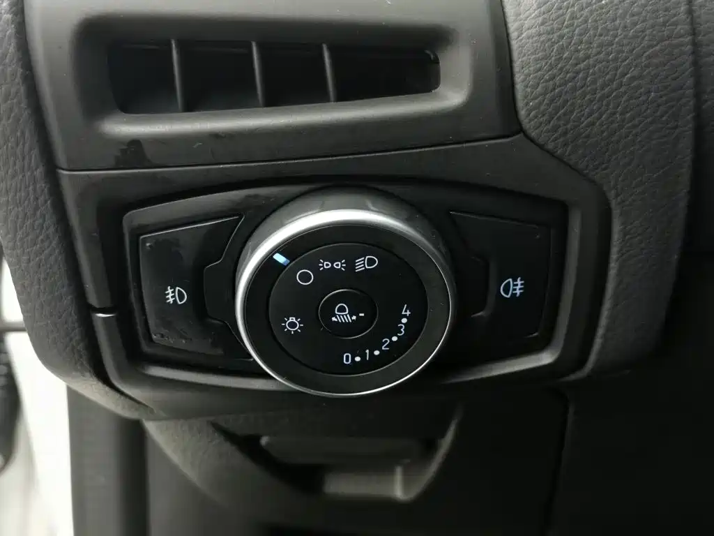 Ford Focus — миниатюра 21