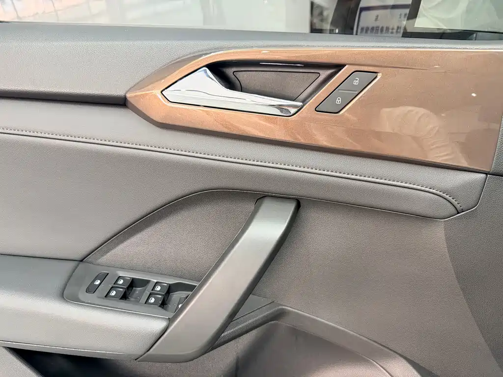 Volkswagen Tharu — миниатюра 13