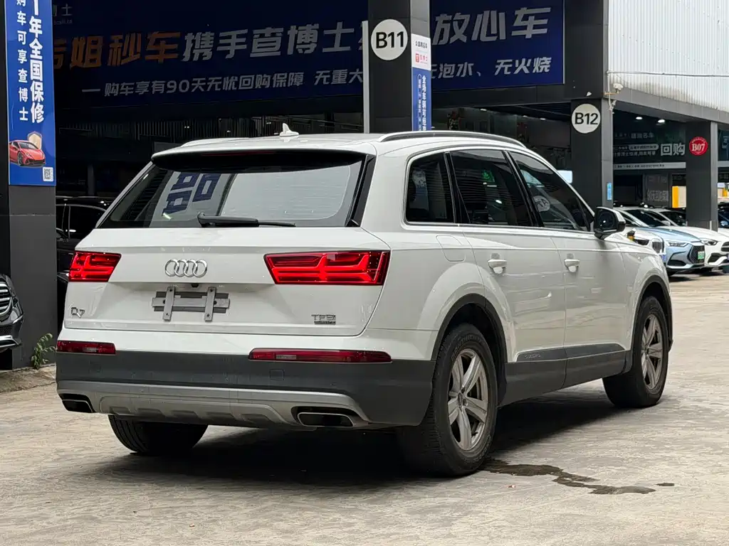 Audi Q7 — миниатюра 4