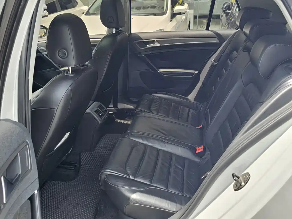 Volkswagen Golf — миниатюра 11