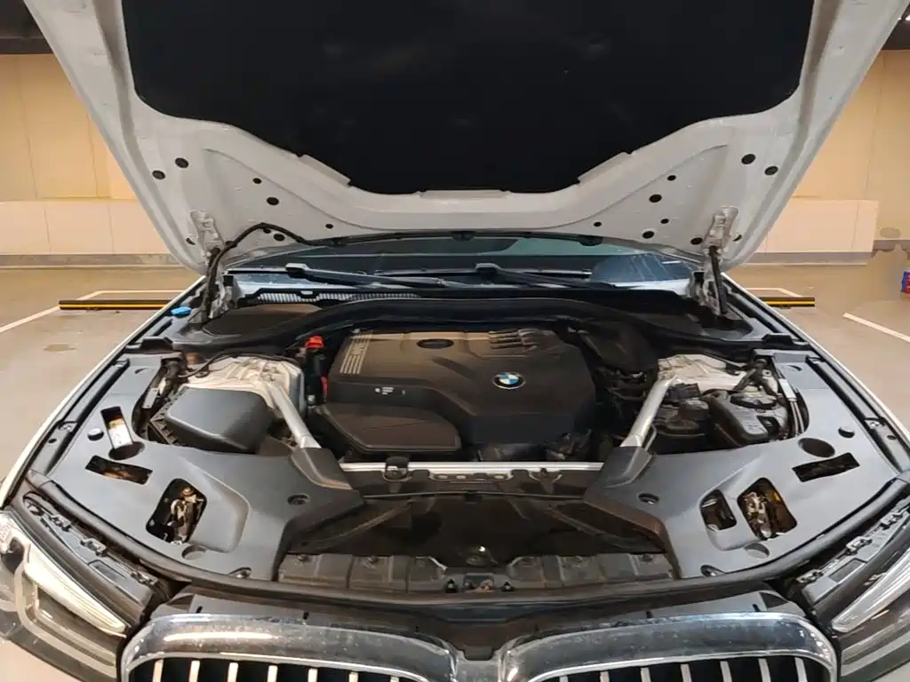 BMW 5 Series — миниатюра 20
