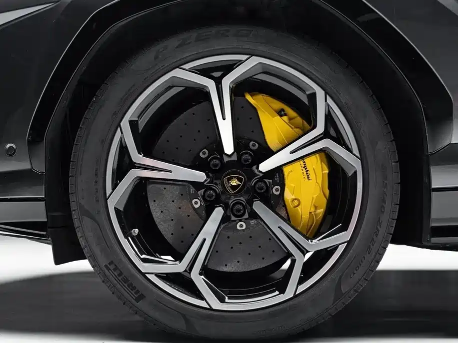 Lamborghini Urus — миниатюра 14