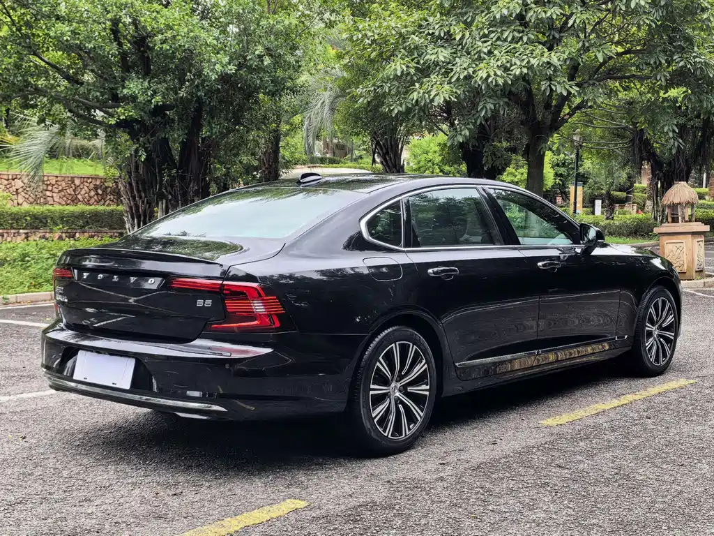 Volvo S90 — миниатюра 9