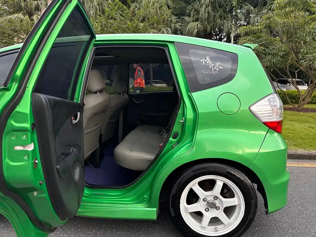 Honda Fit — миниатюра 15
