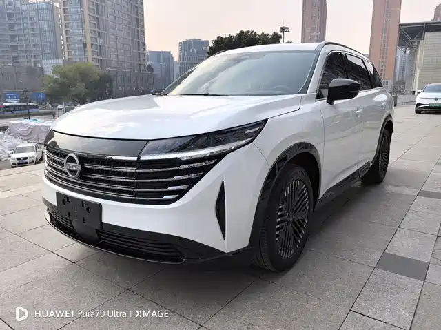 nissan exploring-the-land